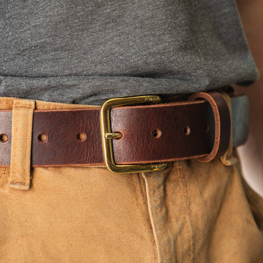 essential-belt-on-waist-brown #color_brown