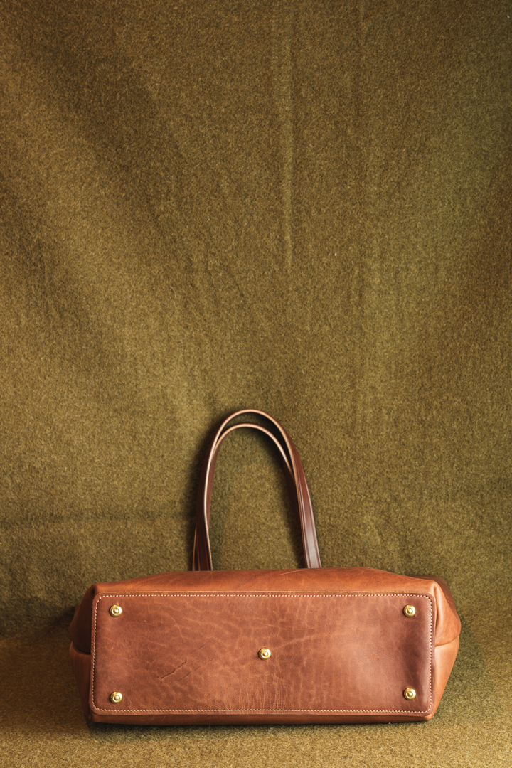  Classic Tote Green Background Bottom #color_brown