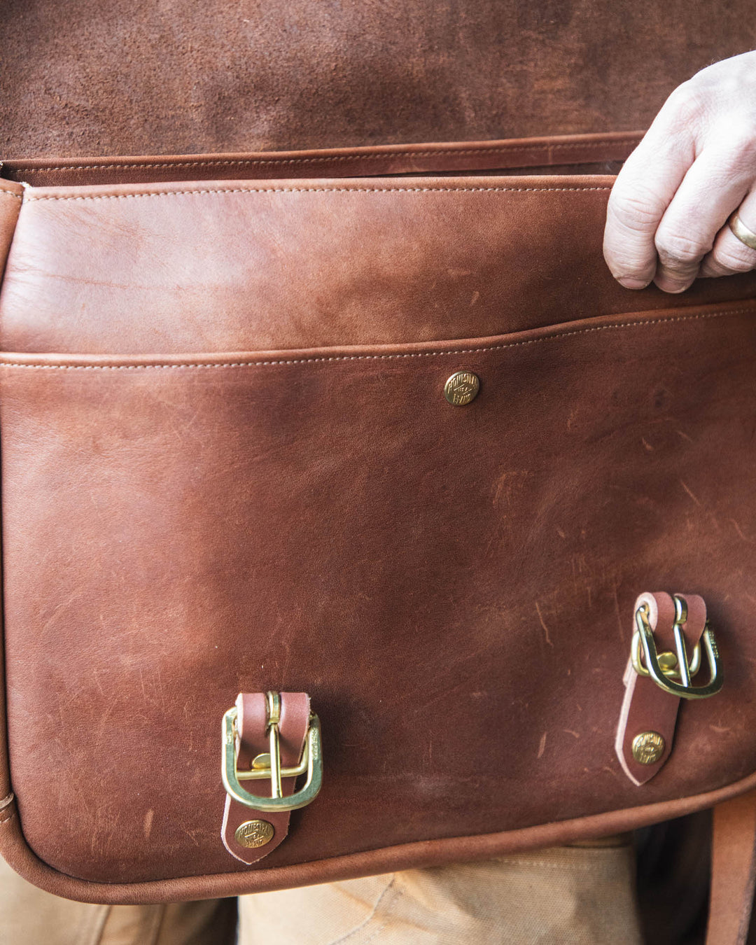 front of bag open 