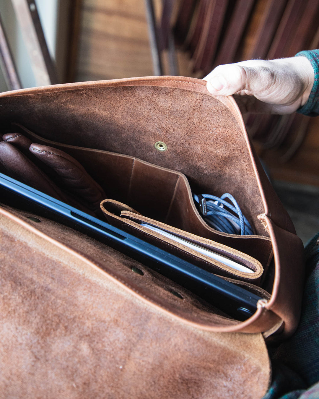 inside of bag showing pen pockets 