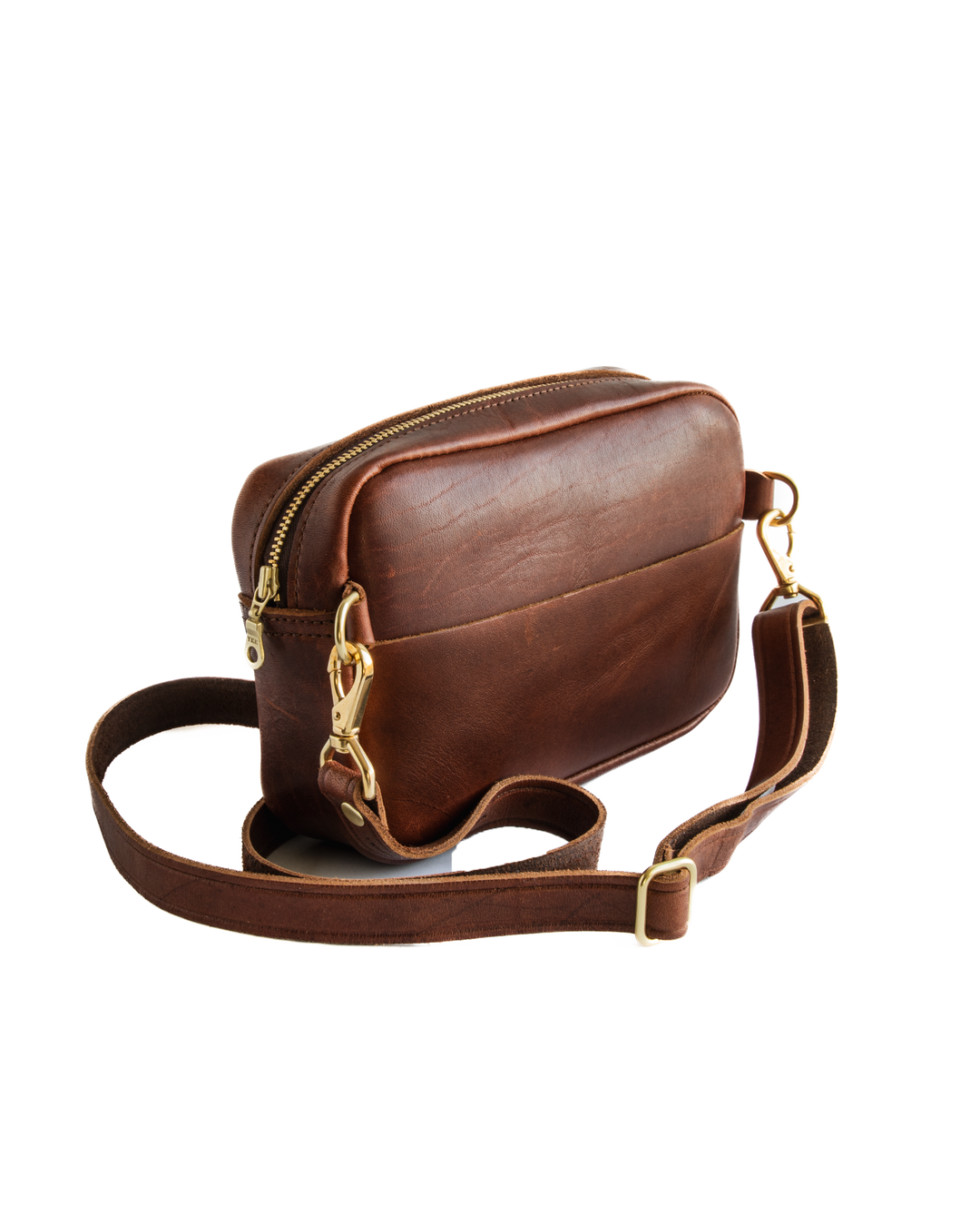 belt bag sitting #color_brown