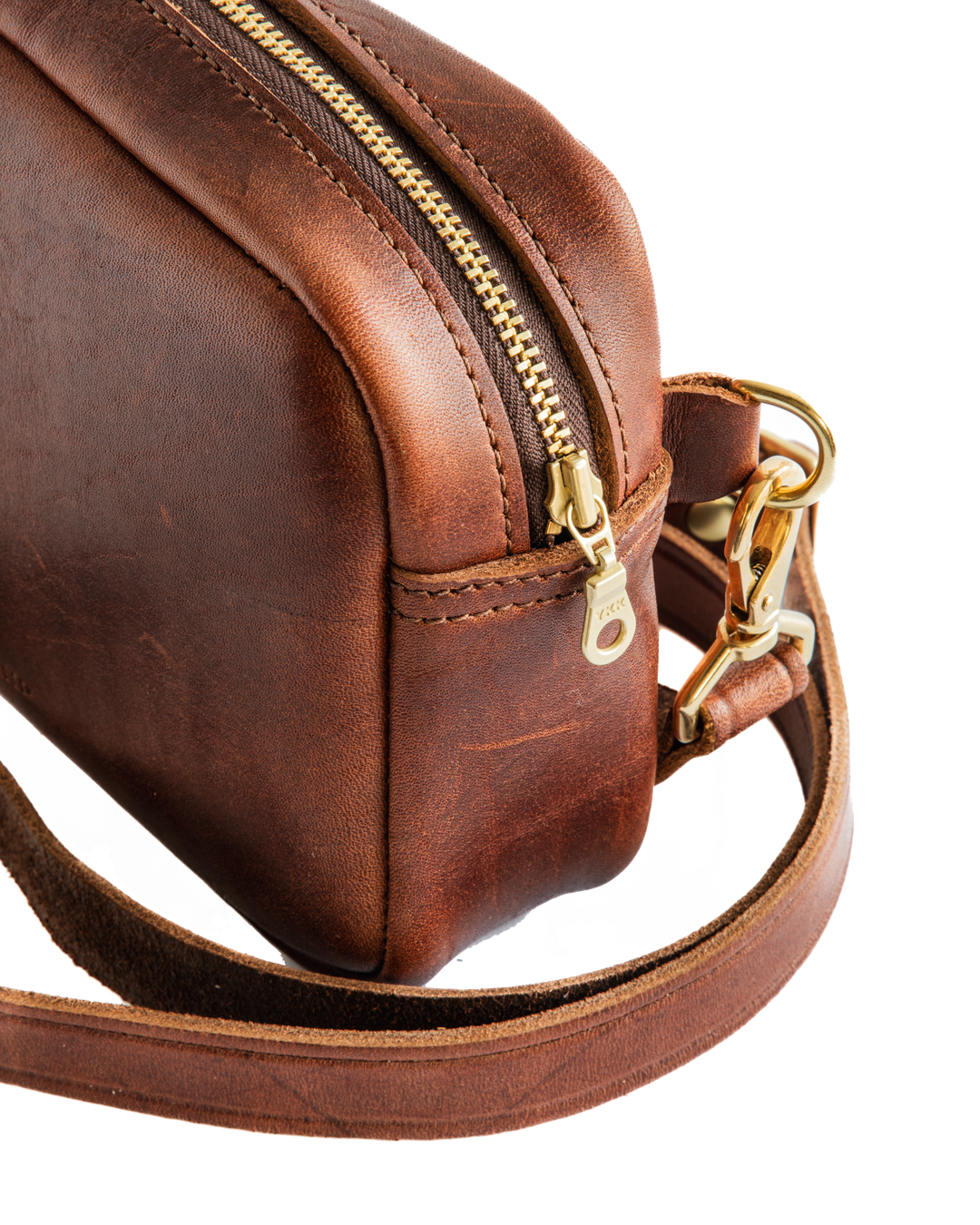 belt bag close #color_brown