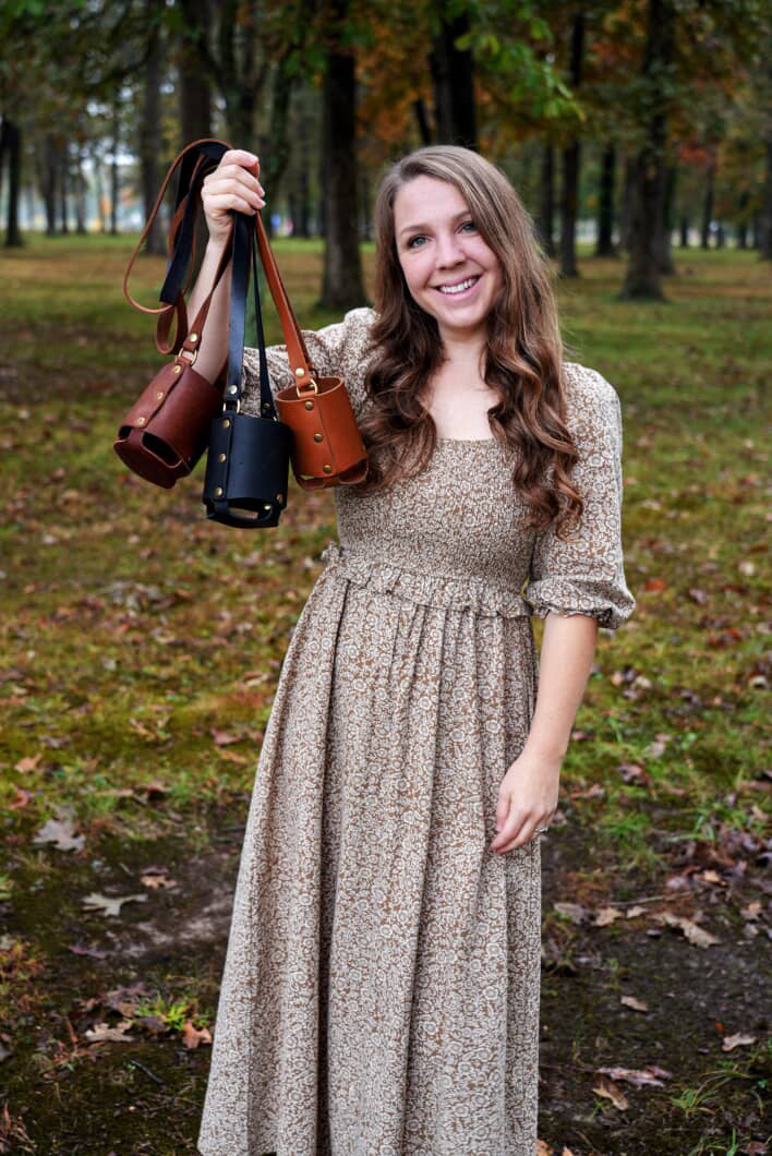 homestead mason jar carriers all colors on model